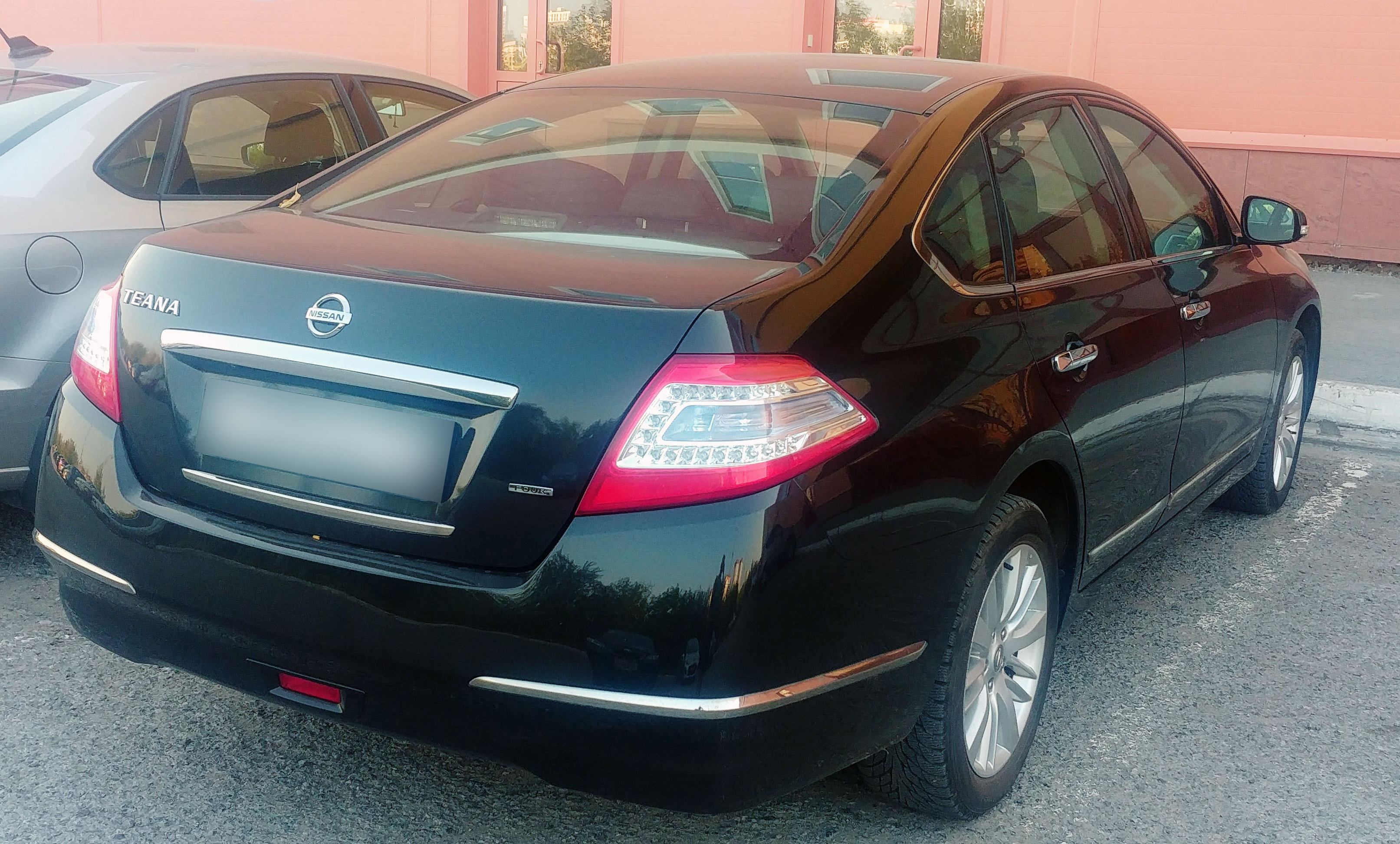 Прокат автомобиля Nissan Teana в городе Южно-Сахалинск Прокат автомобиля Nissan Teana в городе Южно-Сахалинск